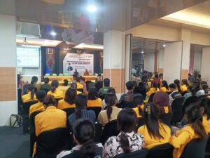 Suasana kuliah umum bertajuk “Politik Pangan dan Masa Depan Petani Lahan Kering NTT” yang digelar di Aula Pascasarjana Universitas Nusa Cendana (Undana), Kupang, Kamis (5/3/2026).