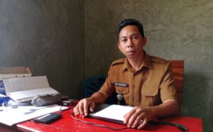 Kepala Desa Golo Tantong, Vinsensius Swedi. [Foto Rino/GBRNews.id]